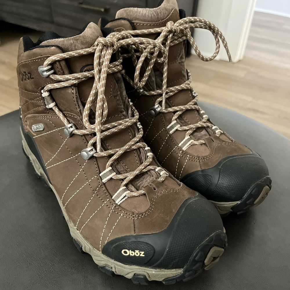 Oboz Women's Lace-Up Hiking Boots in Brown